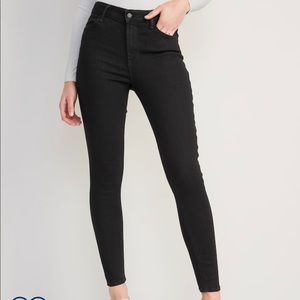 NWOT Old Navy black high rise super skinny jeans